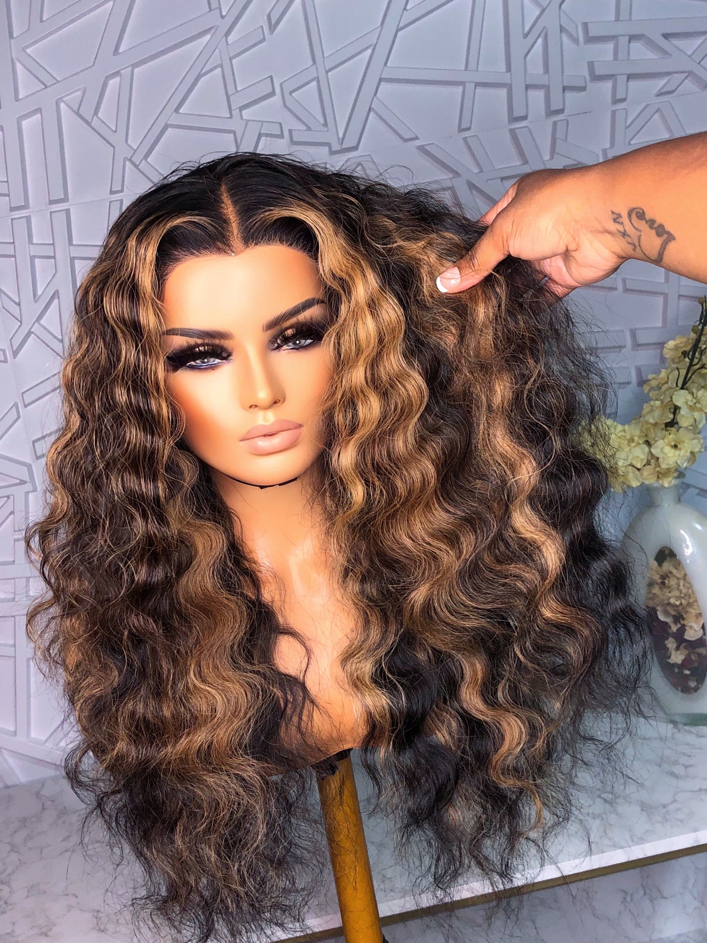 Lexus II Lace Wig